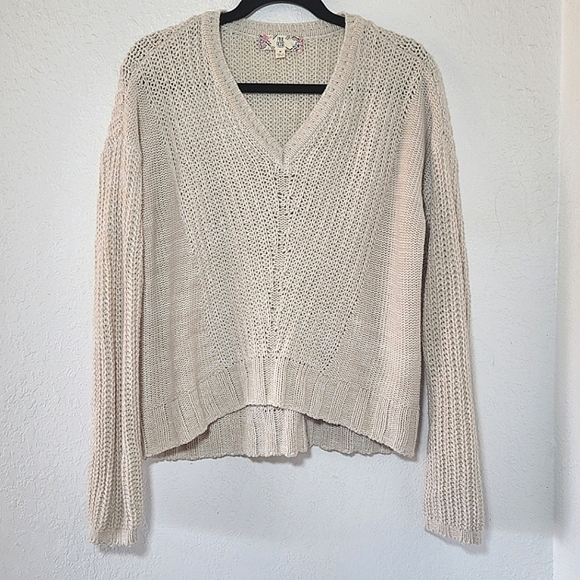Pink Rose Sweaters - PINK ROSE Knit Sweater V Neck Drop Shoulder Size Medium